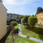 Heart Of Lucca Style Whitin The Walls